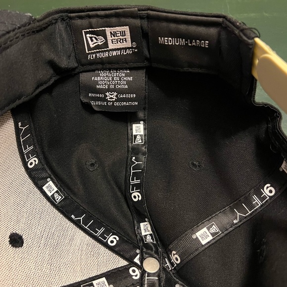 Men’s EA Sports New Era SnapBack hat - Picture 9 of 9